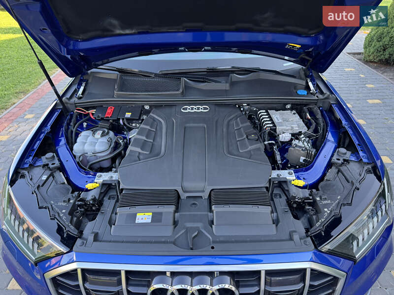 Внедорожник / Кроссовер Audi Q7 2021 в Киеве