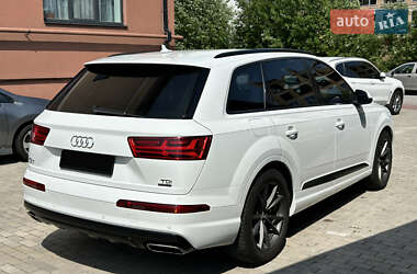 Внедорожник / Кроссовер Audi Q7 2015 в 