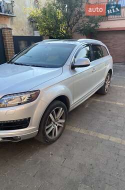 Внедорожник / Кроссовер Audi Q7 2012 в 