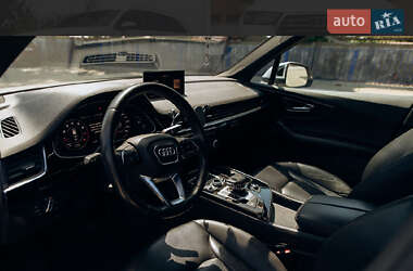 Внедорожник / Кроссовер Audi Q7 2018 в 