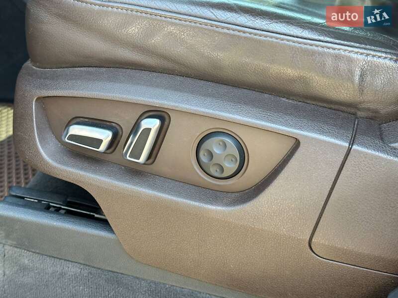 Внедорожник / Кроссовер Audi Q7 2012 в Одессе