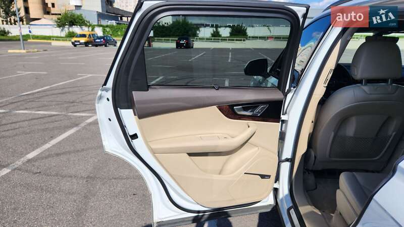 Внедорожник / Кроссовер Audi Q7 2019 в Киеве