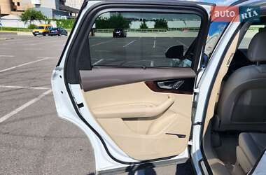 Внедорожник / Кроссовер Audi Q7 2019 в 
