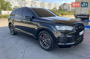 Внедорожник / Кроссовер Audi Q7 2016 в 