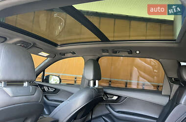 Внедорожник / Кроссовер Audi Q7 2016 в 