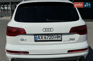 Внедорожник / Кроссовер Audi Q7 2014 в 