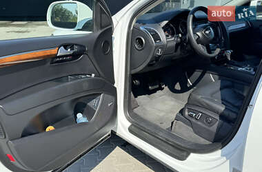 Внедорожник / Кроссовер Audi Q7 2014 в 