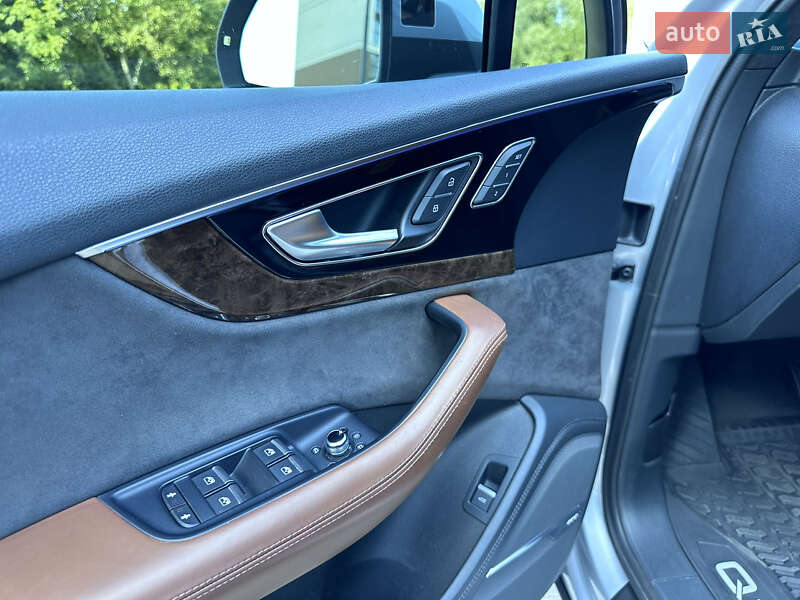 Внедорожник / Кроссовер Audi Q7 2017 в Луцке