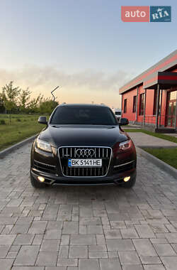 Внедорожник / Кроссовер Audi Q7 2012 в 