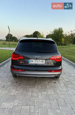 Внедорожник / Кроссовер Audi Q7 2012 в 