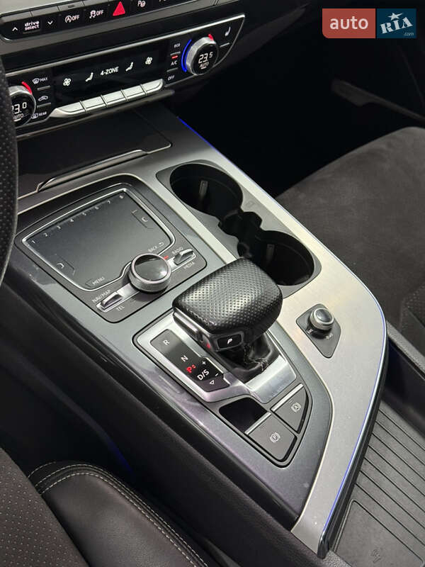 Позашляховик / Кросовер Audi Q7 2016 в Одесі