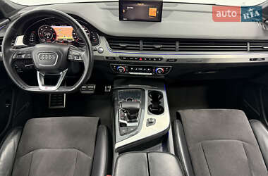 Внедорожник / Кроссовер Audi Q7 2016 в 