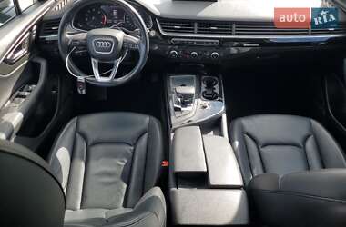 Позашляховик / Кросовер Audi Q7 2016 в 