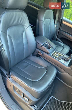 Внедорожник / Кроссовер Audi Q7 2015 в 