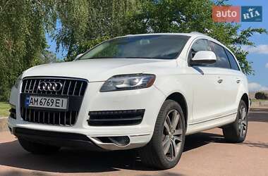 Внедорожник / Кроссовер Audi Q7 2015 в 