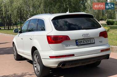 Внедорожник / Кроссовер Audi Q7 2015 в 