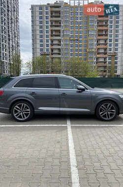 Внедорожник / Кроссовер Audi Q7 2015 в Киеве
