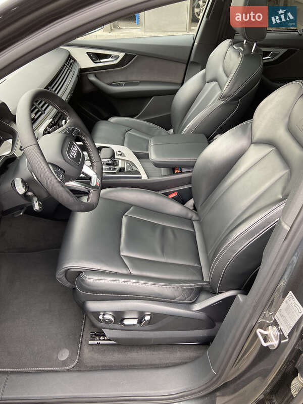 Позашляховик / Кросовер Audi Q7 2015 в Києві
