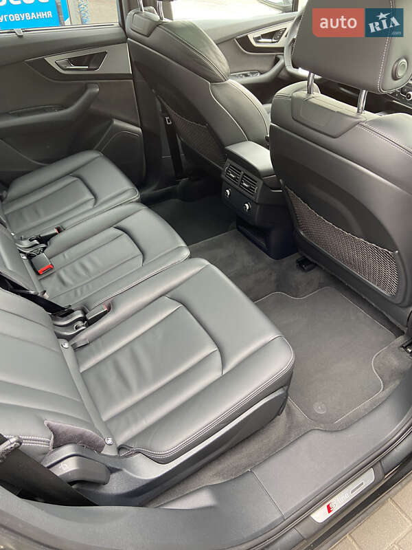 Позашляховик / Кросовер Audi Q7 2015 в Києві