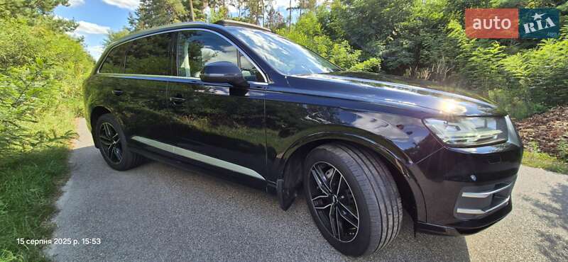Внедорожник / Кроссовер Audi Q7 2016 в Киеве
