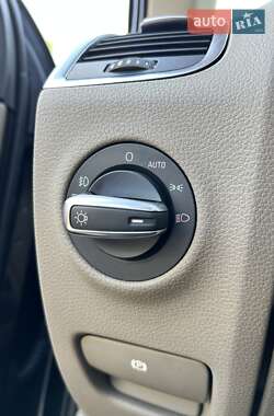 Позашляховик / Кросовер Audi Q7 2012 в 