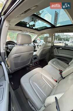 Позашляховик / Кросовер Audi Q7 2012 в 