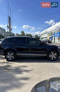Позашляховик / Кросовер Audi Q7 2012 в 