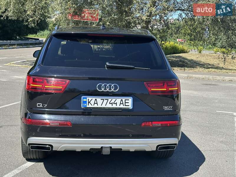 Внедорожник / Кроссовер Audi Q7 2017 в Киеве