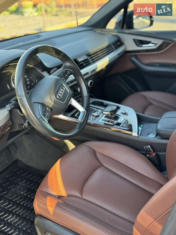 Внедорожник / Кроссовер Audi Q7 2019 в Новомосковске