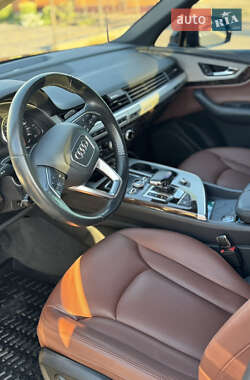 Внедорожник / Кроссовер Audi Q7 2019 в 