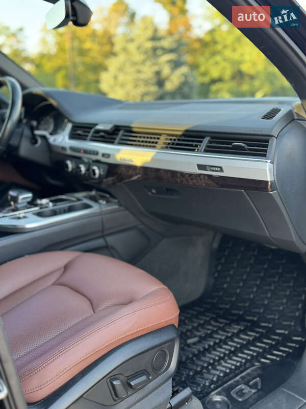 Внедорожник / Кроссовер Audi Q7 2019 в Новомосковске