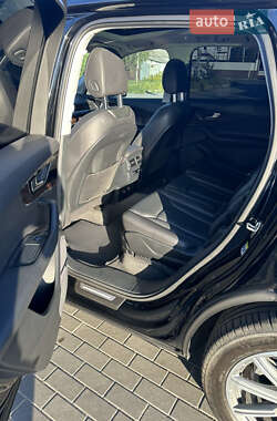 Внедорожник / Кроссовер Audi Q7 2017 в 