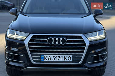 Внедорожник / Кроссовер Audi Q7 2017 в 