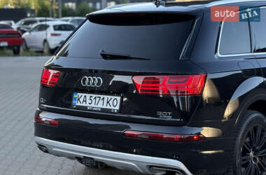 Внедорожник / Кроссовер Audi Q7 2017 в 