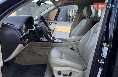 Внедорожник / Кроссовер Audi Q7 2017 в 