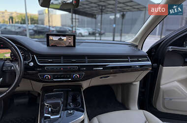 Внедорожник / Кроссовер Audi Q7 2017 в 