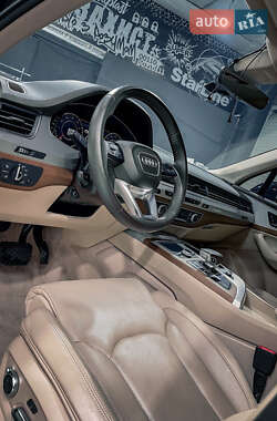 Внедорожник / Кроссовер Audi Q7 2017 в 