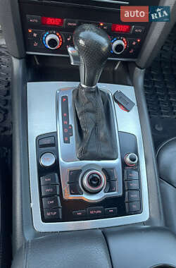 Внедорожник / Кроссовер Audi Q7 2011 в 