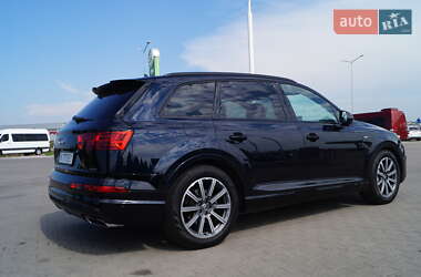 Внедорожник / Кроссовер Audi Q7 2017 в 