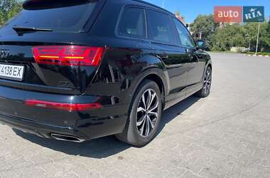 Внедорожник / Кроссовер Audi Q7 2016 в 