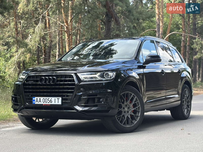 Внедорожник / Кроссовер Audi Q7 2016 в 