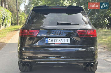 Внедорожник / Кроссовер Audi Q7 2016 в 