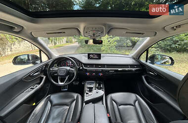 Внедорожник / Кроссовер Audi Q7 2016 в 