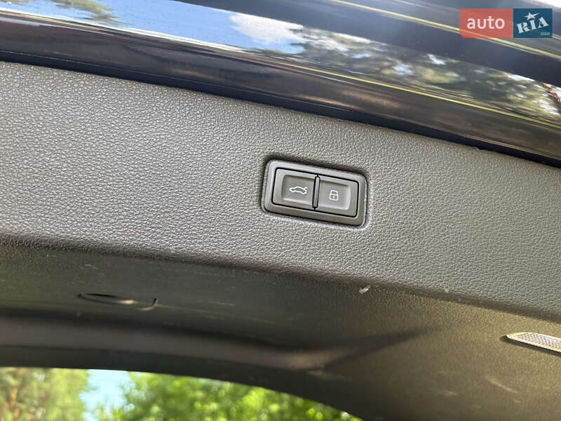 Внедорожник / Кроссовер Audi Q7 2016 в Киеве