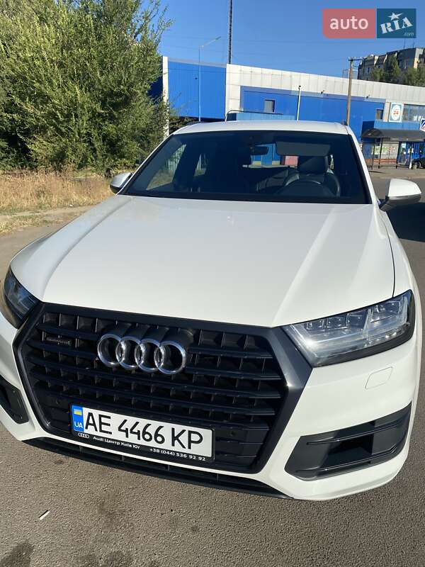 Внедорожник / Кроссовер Audi Q7 2019 в 