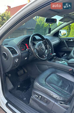 Внедорожник / Кроссовер Audi Q7 2010 в 