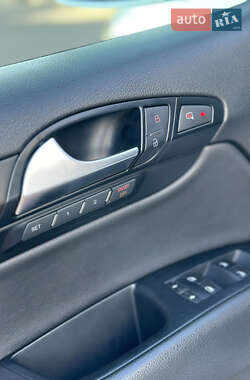 Внедорожник / Кроссовер Audi Q7 2010 в 