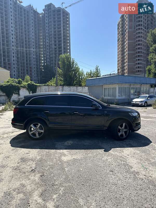 Позашляховик / Кросовер Audi Q7 2014 в Києві