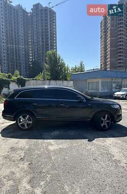 Внедорожник / Кроссовер Audi Q7 2014 в 