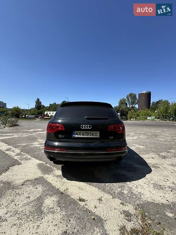 Позашляховик / Кросовер Audi Q7 2014 в Києві
